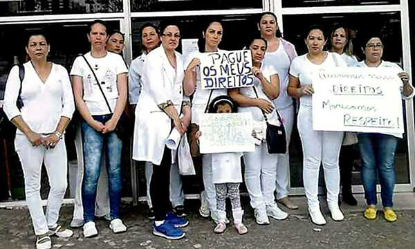 funcionarios-protestam
