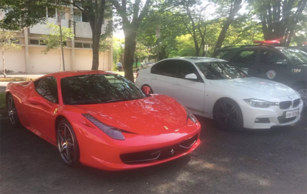 carros-luxo-ouro-verde