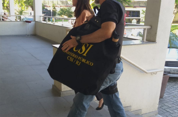 cruz-vermelha-preso