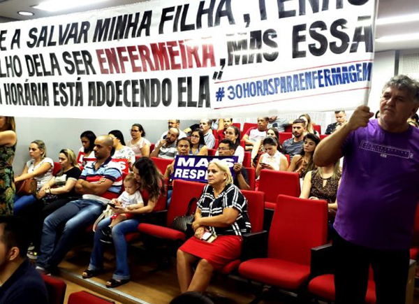 enfermeiros_protestam