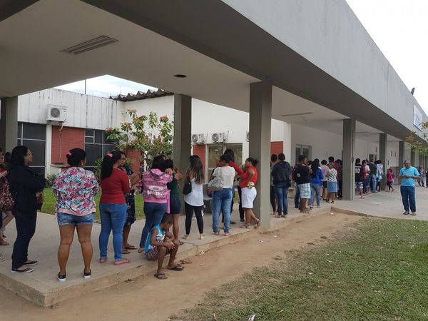 fila-de-paciente-no-himaba-em-vila-velha